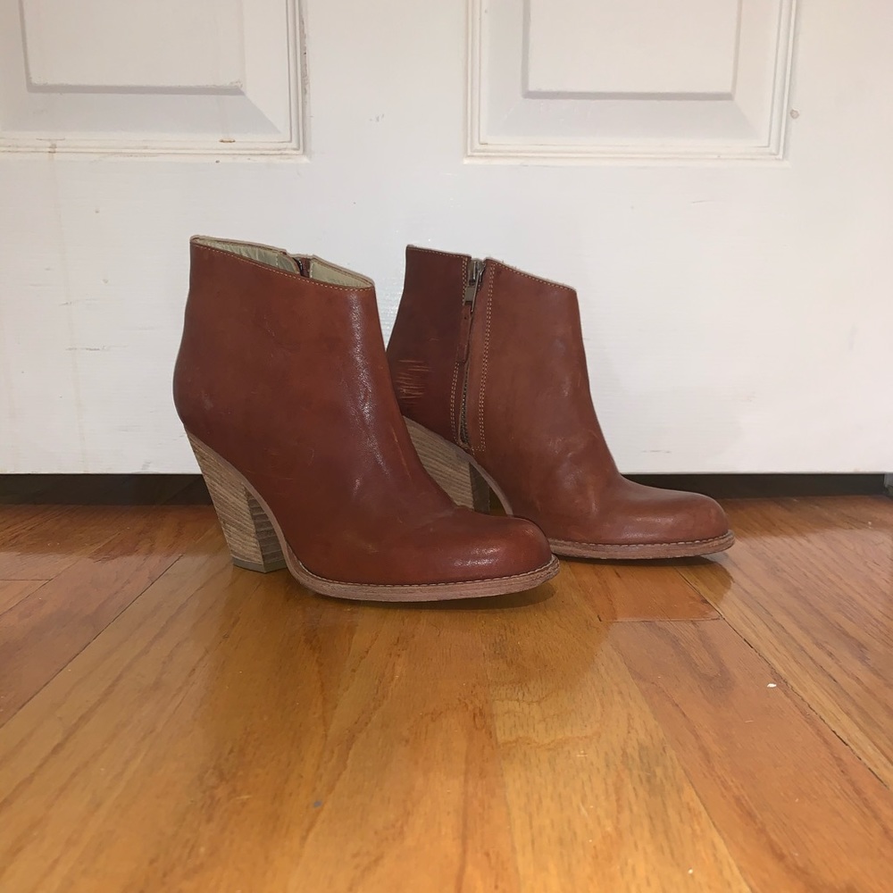 *MADE IN ITALY* Peter Nappi Leather Booties